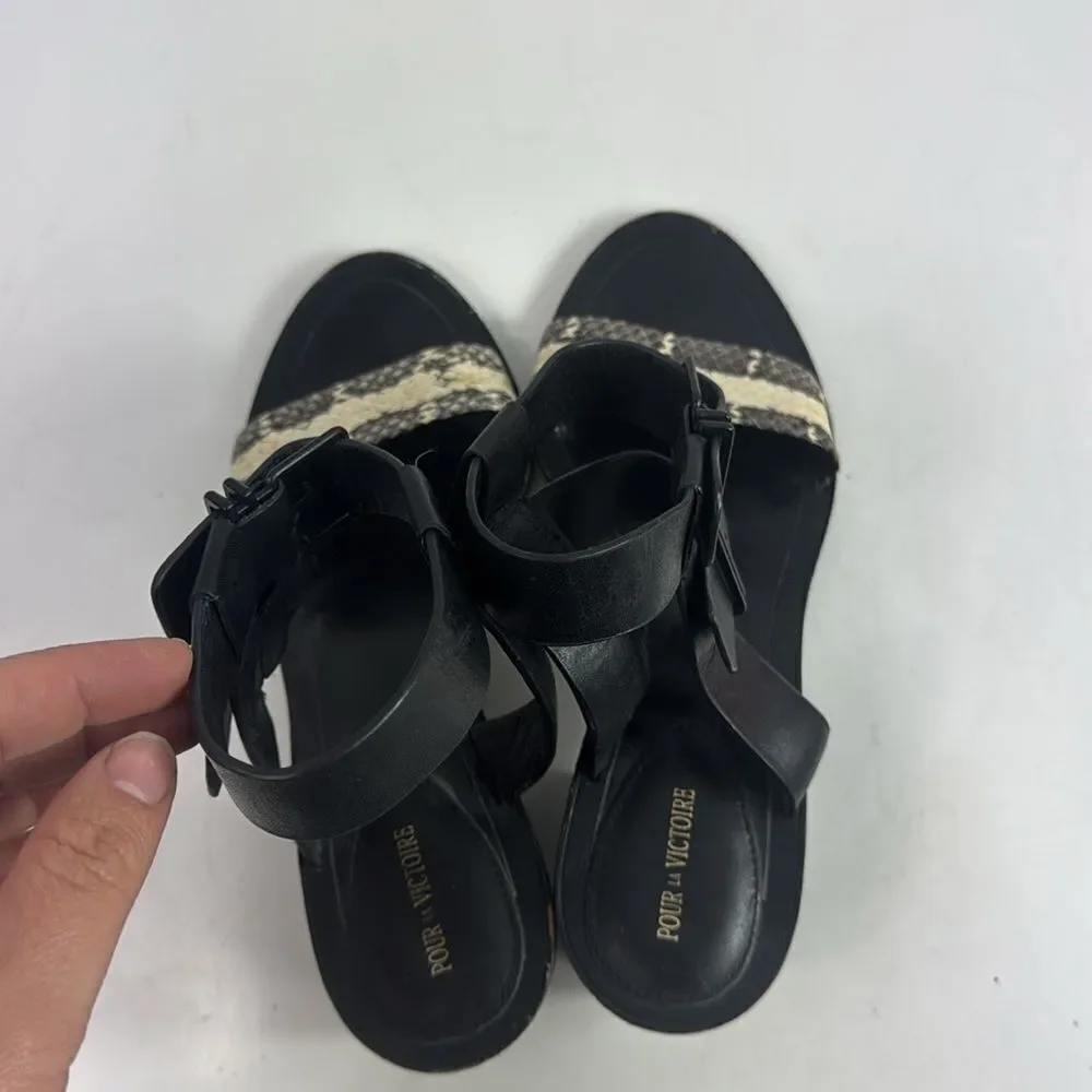 Pour la Victoire‎ Dagney Double-Buckle City Sandal
